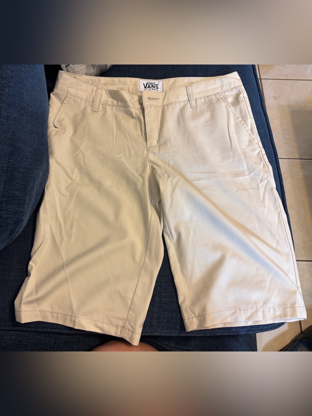 Vans Off The Wall Khaki Bermuda Shorts Women’s / Juniors Size 11